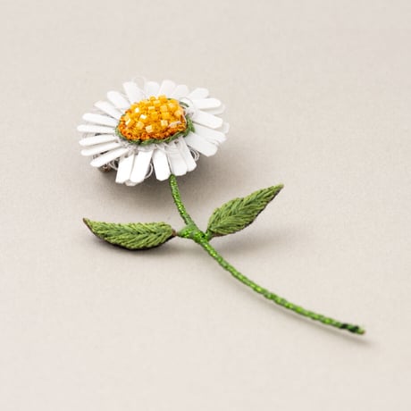 Trovelore ブローチ/WHITE DAISY