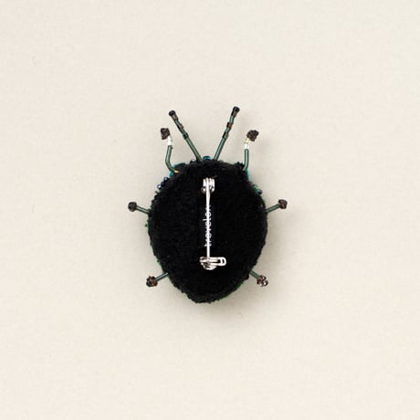 Trovelore ブローチ/LEAF BEETLE