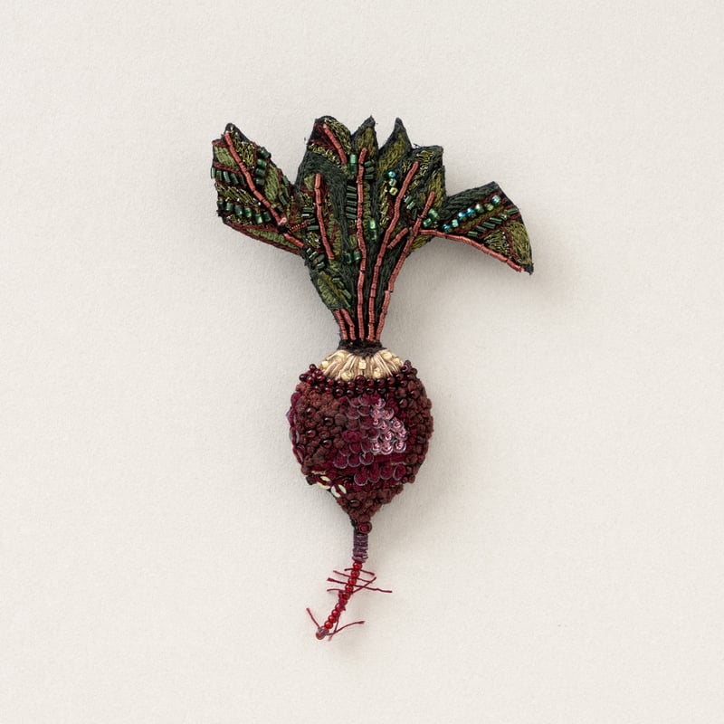 trovelore トロベローレ ブローチ ザクロ ビーズ レッド trovelore トロベローレ ブローチ ザクロ ビーズ レッド - メルカリ