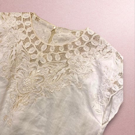 [USED] vintage  LINEN 刺繍tops