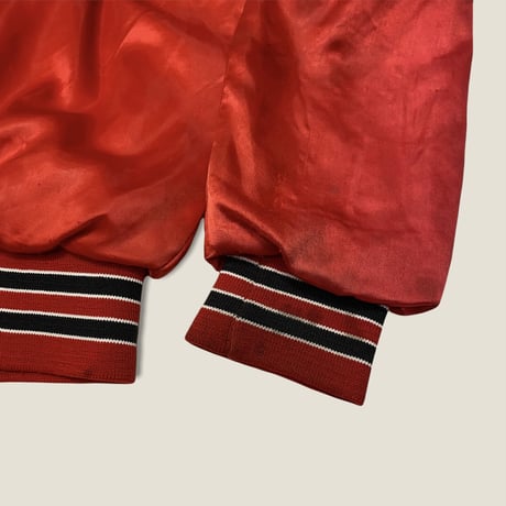 [USED] "BULLS" RED スタジャン