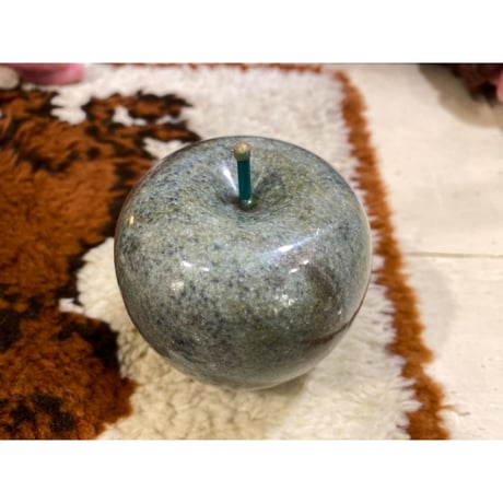 [CHEAP TIME$ vintage ] "Apple" 石の置物