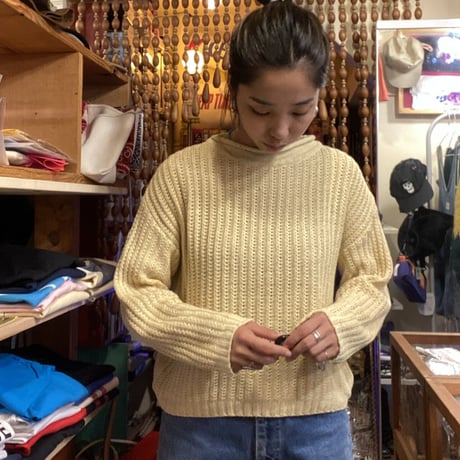 [USED]  短めたまご色ニット