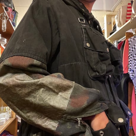 [USED] vintage Switzerland マウンテン CAMO JKT /BLACK染め