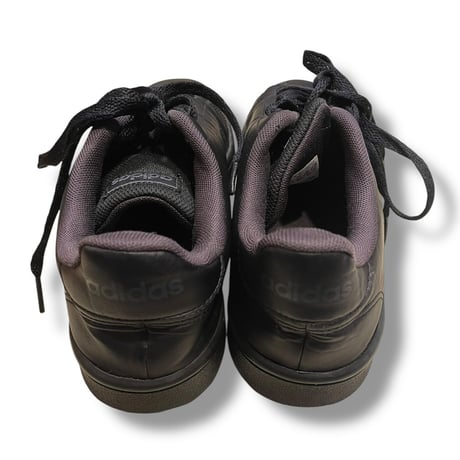 [USED] "adidas" ALL BLACK SNEAKER