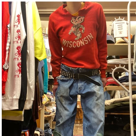 [USED] youth size  VINTAGE SWEAT