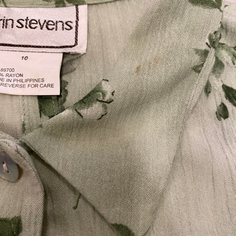 [USED] 花柄 後ろ開き♡ レーヨンシャツ