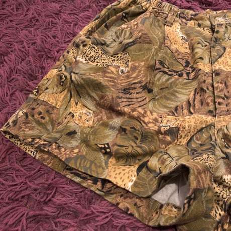 [USED] ジャングル柄 SHORTS