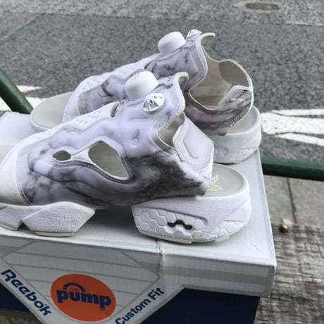 [USED] PUMA INSTA PUMP FURY SANDAL
