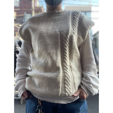 [USED] アイボリー🍦ニットベスト