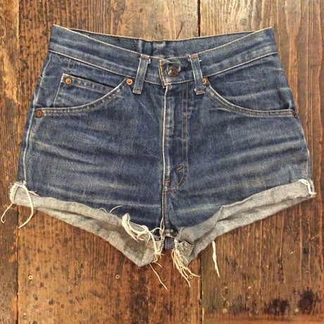 [USED] Levis 630 cut off  SHORTS