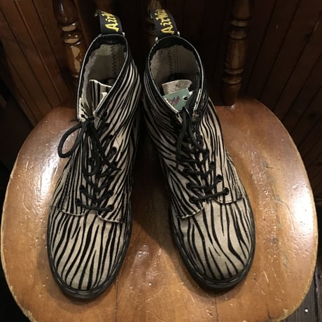 [USED] Dr.Martens 8HOLE - ゼブラ SUEDE