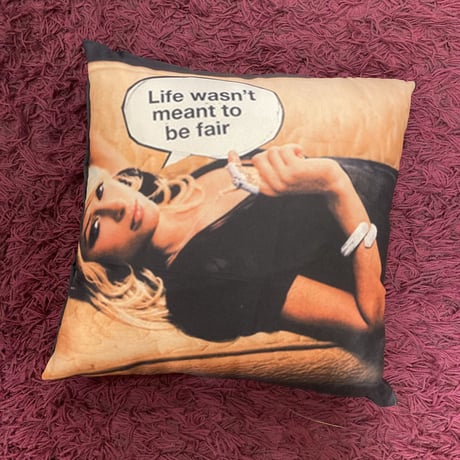 [Besidethebag ] “BANKSY's spoofing of PARIS HILTON"Cushion