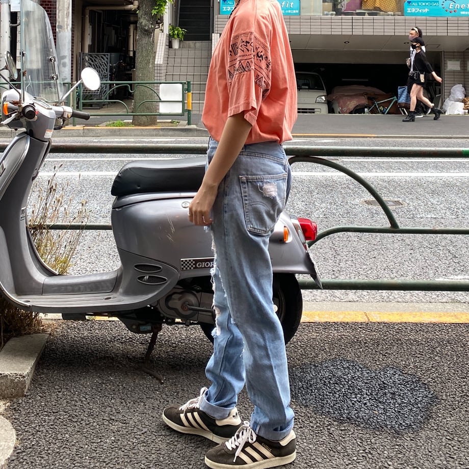 60a360840e24032f198974df