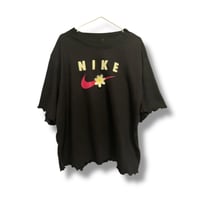 [USED]NIKE 🌼ヒラヒラ SHORT丈  tee