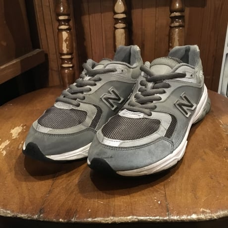 [USED] NewBalance 2001