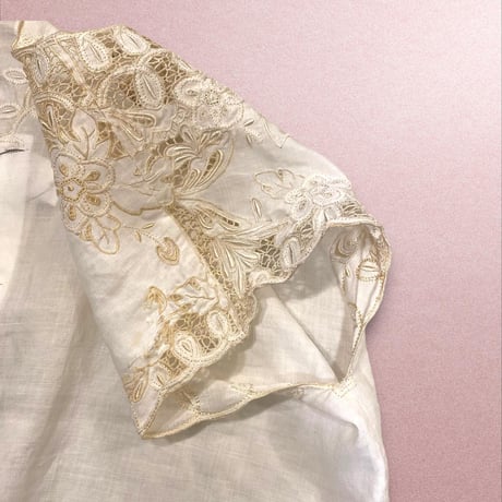 [USED] vintage  LINEN 刺繍tops