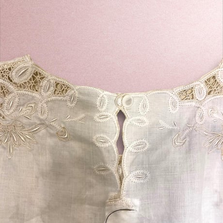 [USED] vintage  LINEN 刺繍tops