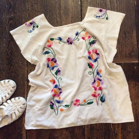 [USED] グラデーション刺繍のTOPS