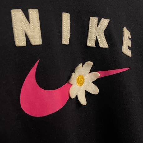 [USED]NIKE 🌼ヒラヒラ SHORT丈  tee