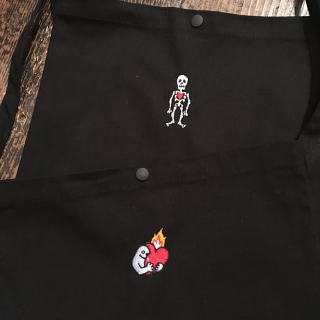 [BENICOTOY] 刺繍 サコッシュ