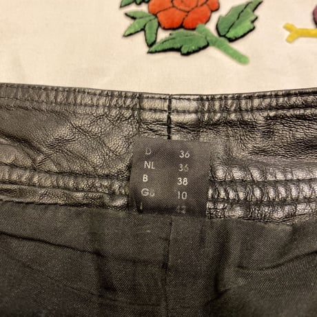 [USED] EURO  LEATHER PANTS♡