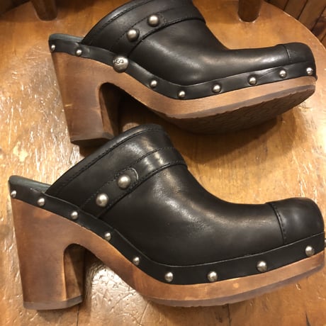 [USED] "UGG" BLKサボサンダル