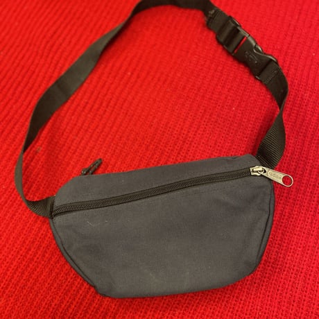 [USED] EASTPAK ウエストポーチ（NAVY）