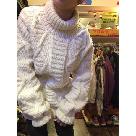 [USED] ざっくりケーブル編みの タートル ニット