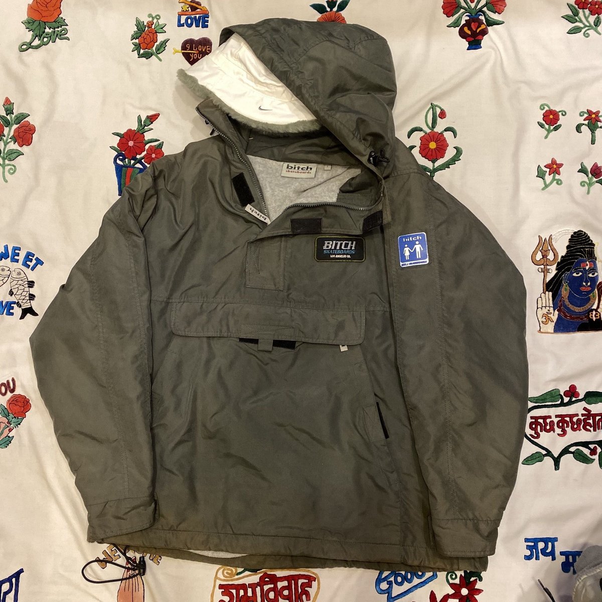 ビッチ スケートボード ナイロン プルオーバー (Coach JKT by ビッチ スケートボード ナイロン プルオーバー (Coach JKT by
