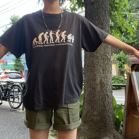 [USED]  "人類の進化" Tシャツ