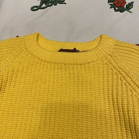 [USED] YELLOW ACRYL KNIT💛