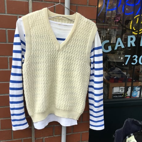 [USED] Simple BORDER TOPS