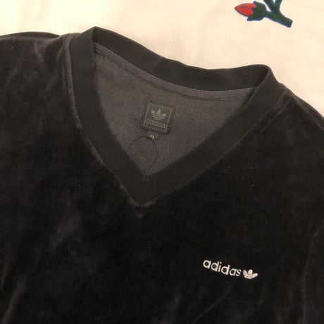 [USED] adidas  ベロアVネックTOPS！