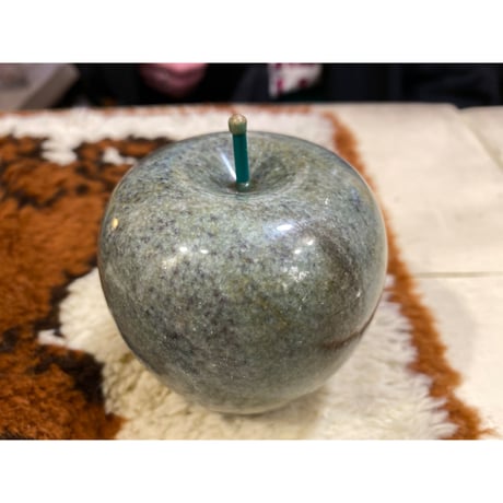 [CHEAP TIME$ vintage ] "Apple" 石の置物