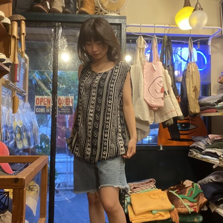 [USED] エキゾチック柄 ゾウさん ノースリーブTOPS