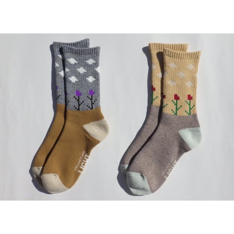 [MY LOADS ARE LIGHT] K.E.W  SOCKS