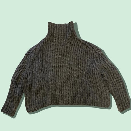 [USED] ショート丈 ハイネックニット