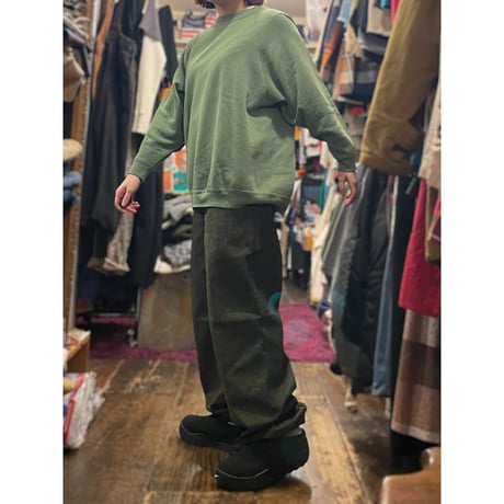 [USED] かわいいみどり色🥑てろてろラグランSWEAT