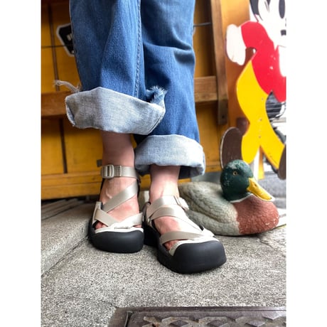 [USED] KEENサンダル