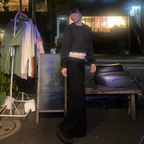 [USED] ショート丈のBlack Sweat