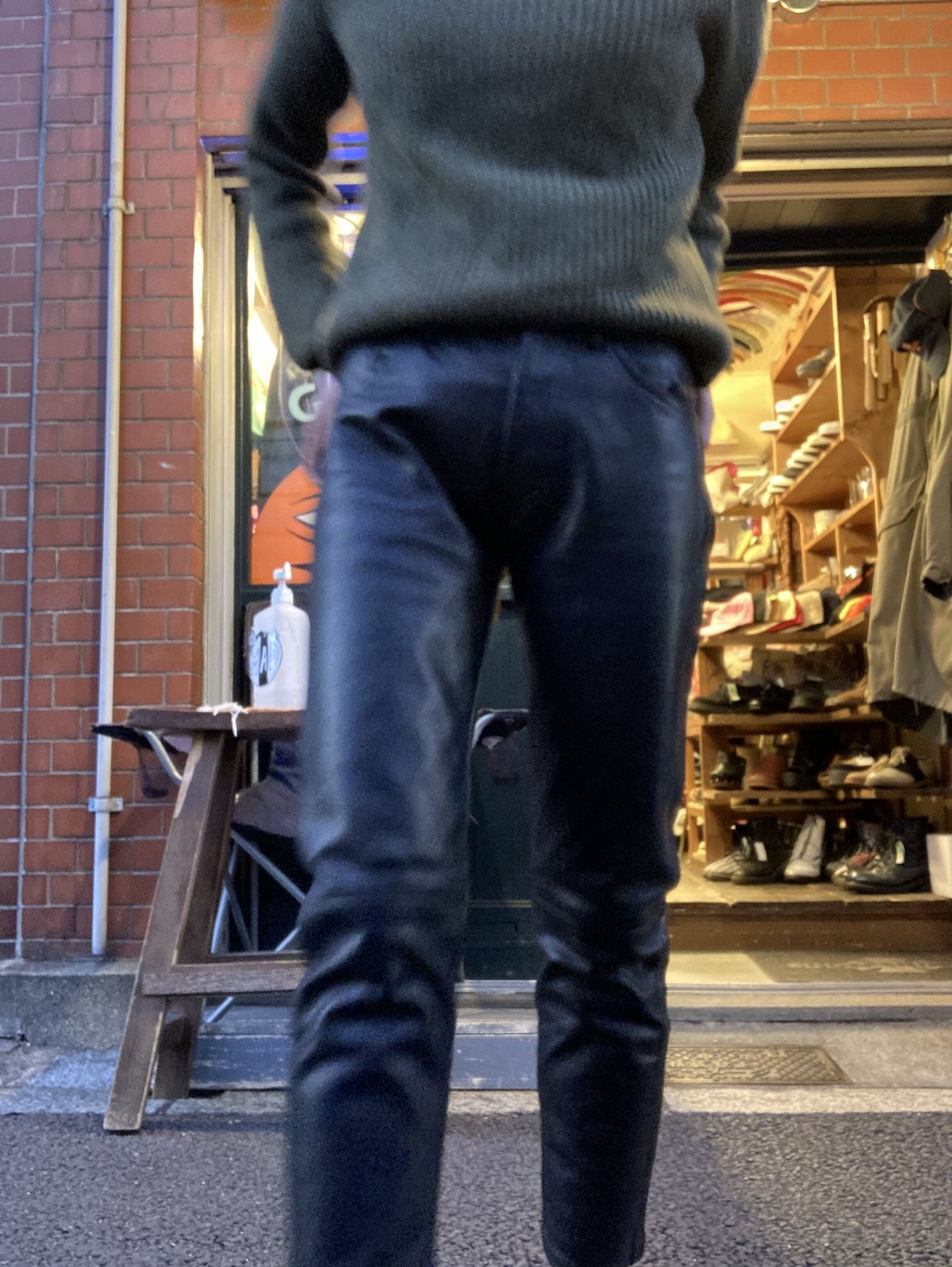 希少　agnes b レザーパンツ　ヴィンテージ agnes b レザーパンツ - メルカリ