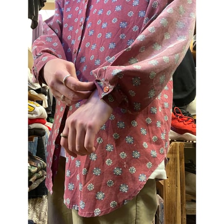 [USED] MEDALLION PRINT SHIRT