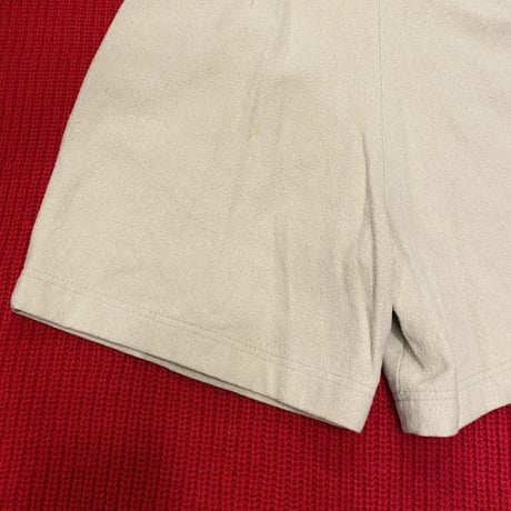 [USED] BEIGE WOOL SHORTS♡