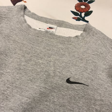 [USED] NIKEワンポイント刺繍SWEAT