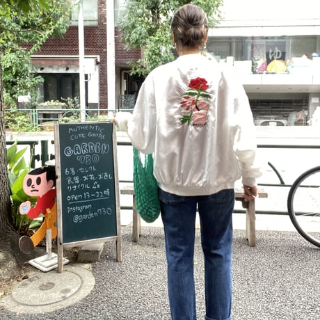[USED] 素敵な薔薇の刺繍 ブルゾン