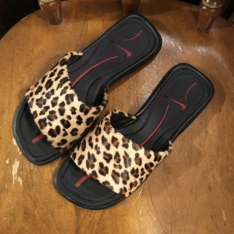 [USED] NIKE レオパード ハラコ サンダル
