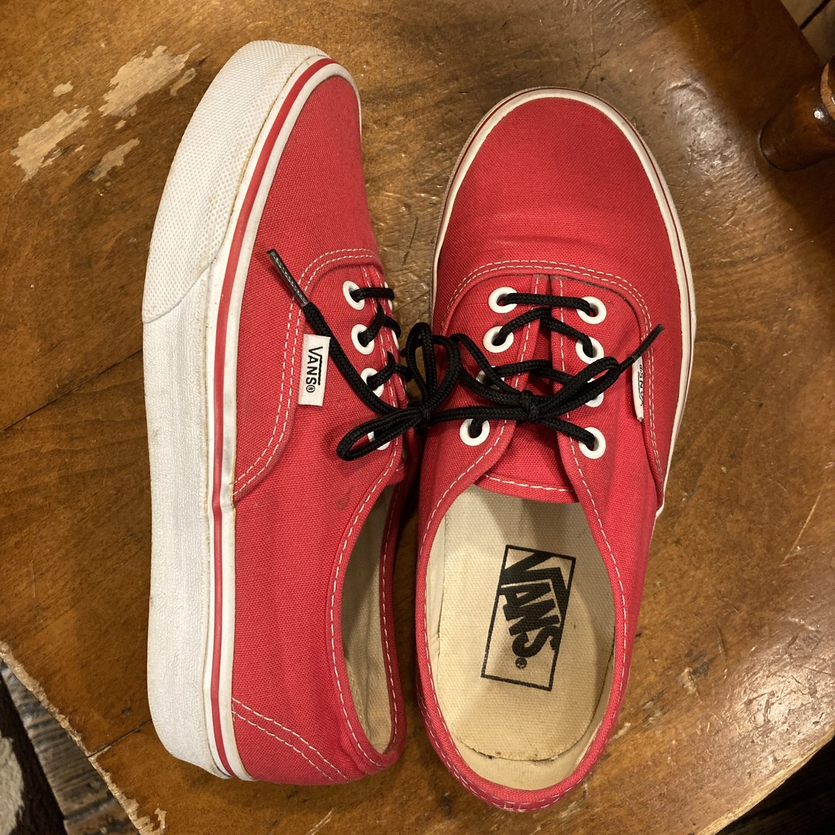 Vans authentic near me hotsell
