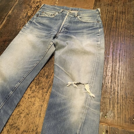 [USED] VINTAGE Levi's 501 W32 赤耳 ダメージデニム