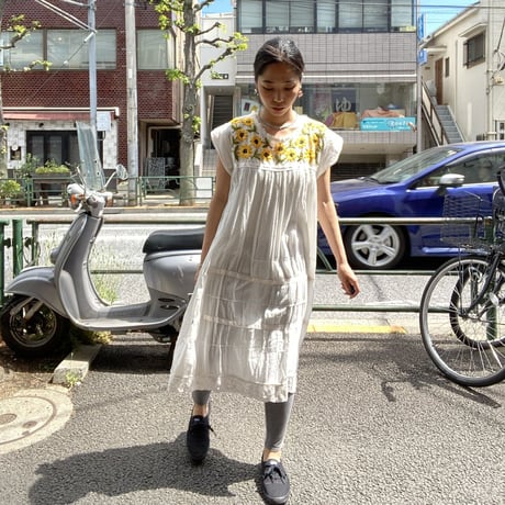 [USED]ひまわり刺繍ワンピース